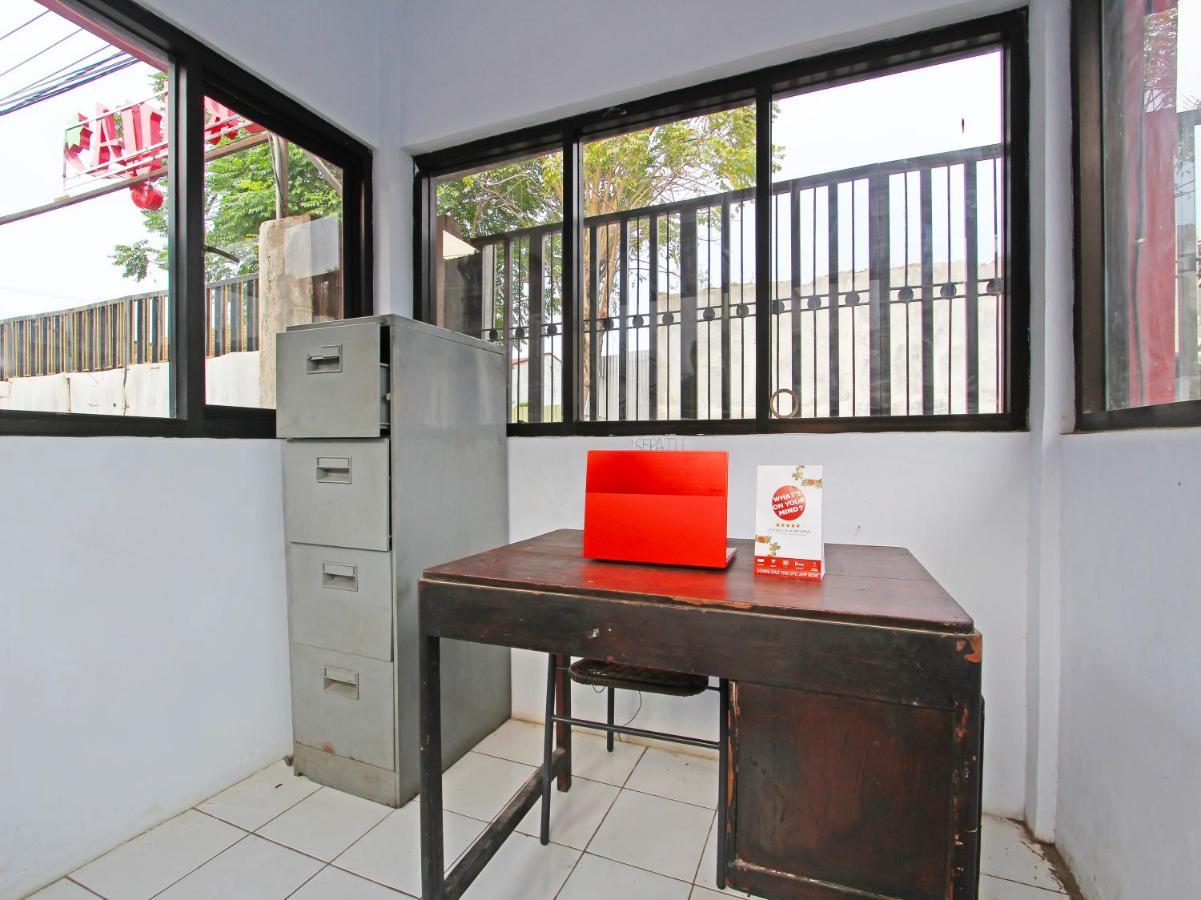 Oyo 91476 Srikaya Hotel 3 Pekalongan Luaran gambar
