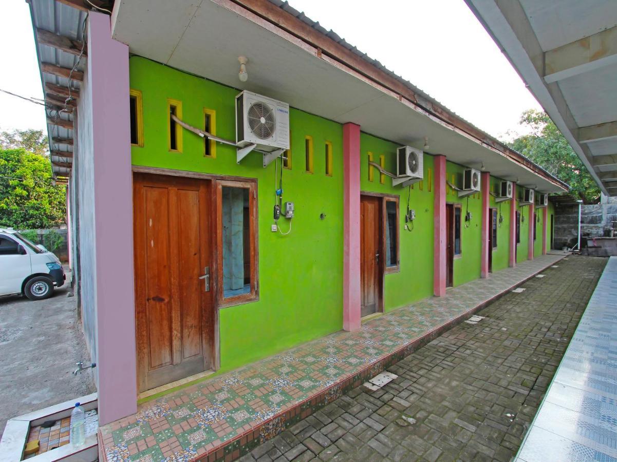 Oyo 91476 Srikaya Hotel 3 Pekalongan Luaran gambar