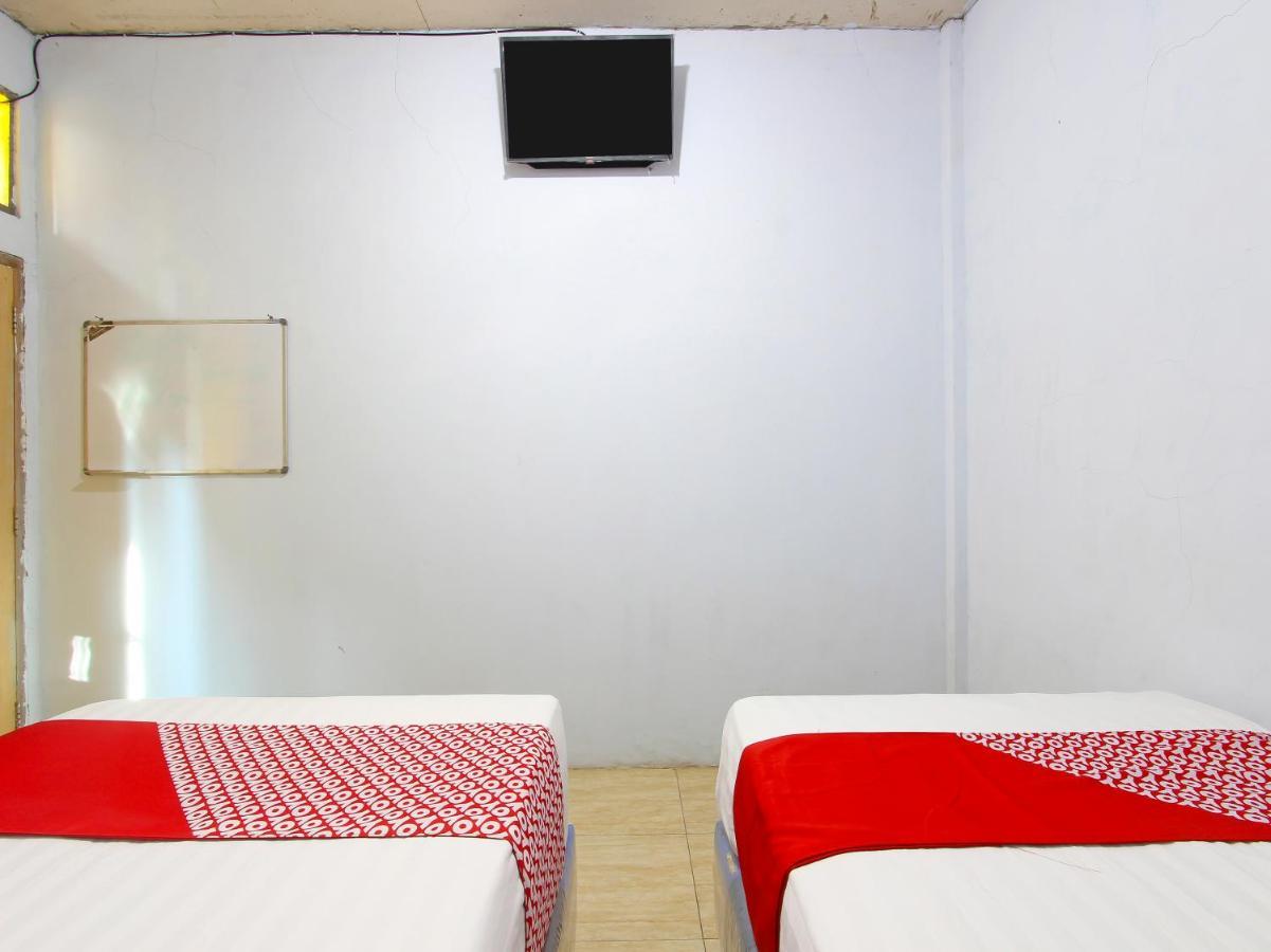 Oyo 91476 Srikaya Hotel 3 Pekalongan Luaran gambar